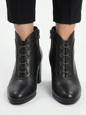 86 Epica Black Leather Heeled Boots | Sleek Minimalist Ankle Booties Size 6